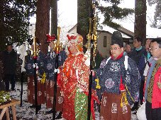 日枝神社での神事と役人の写真