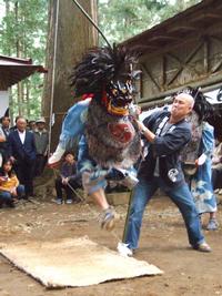 尾出山神社関白流獅子舞