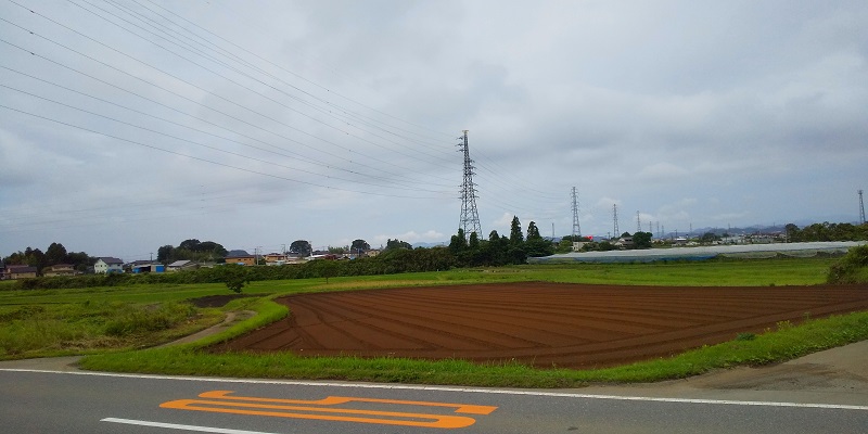 雲と鉄塔