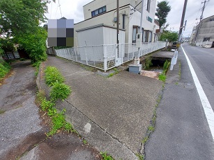 奥山医院西の小道は暗渠 奥山医院西の小道は暗渠