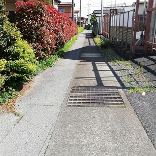 Y字路を右へ Y字路を右へ