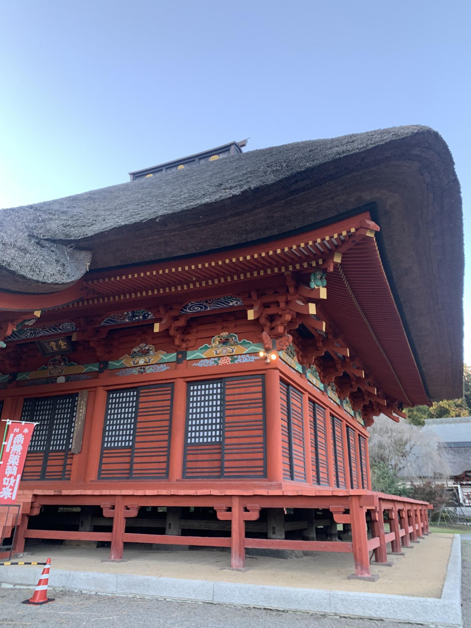 22.金堂茅葺き屋根(右側)