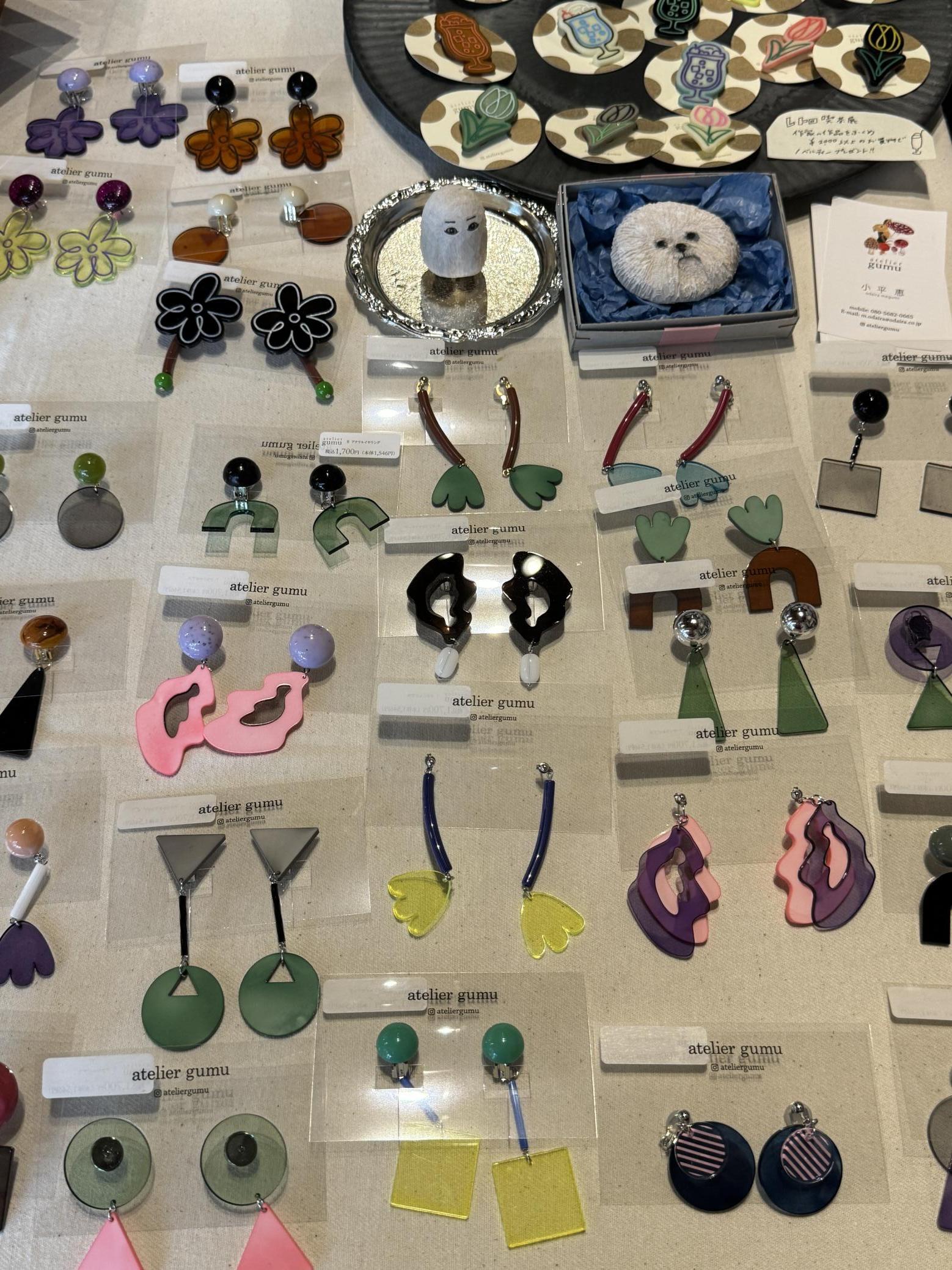 35、イヤリングとピアス