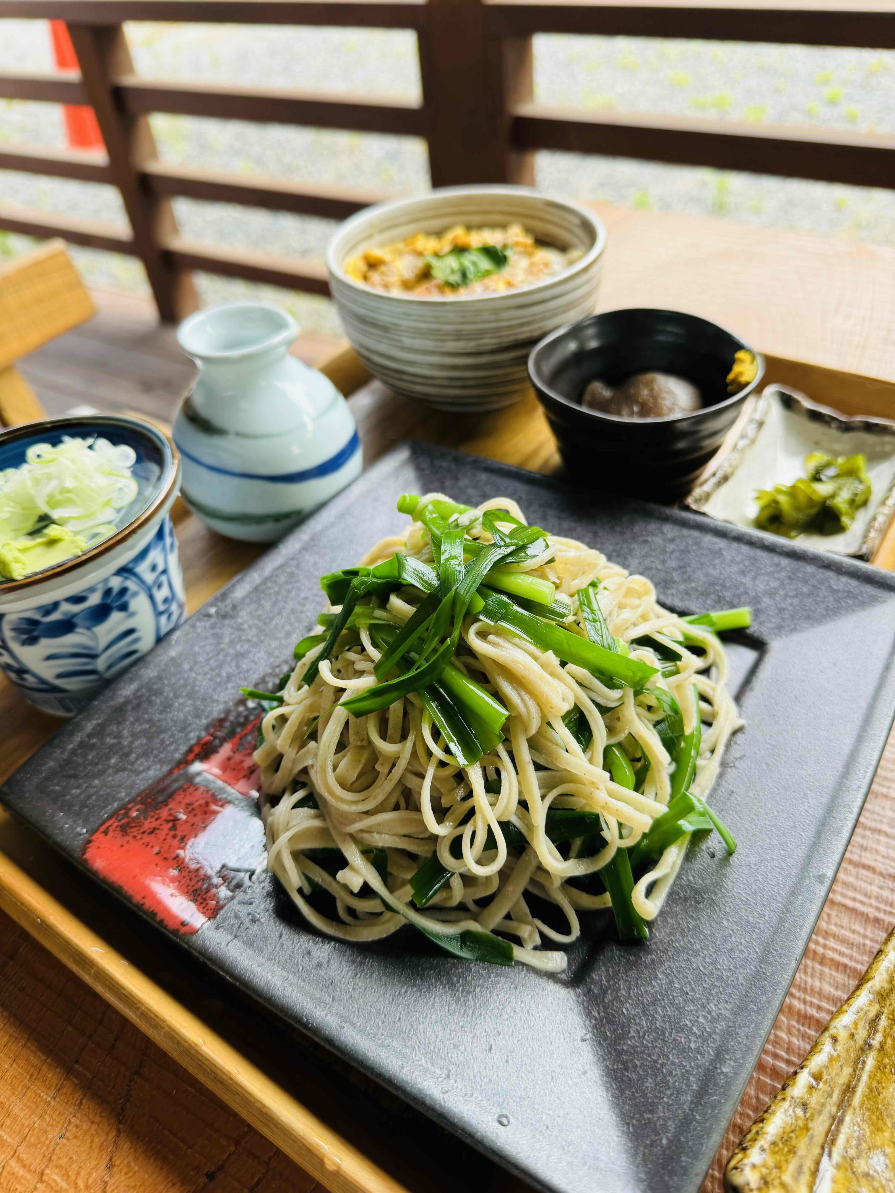 ニラそばセット