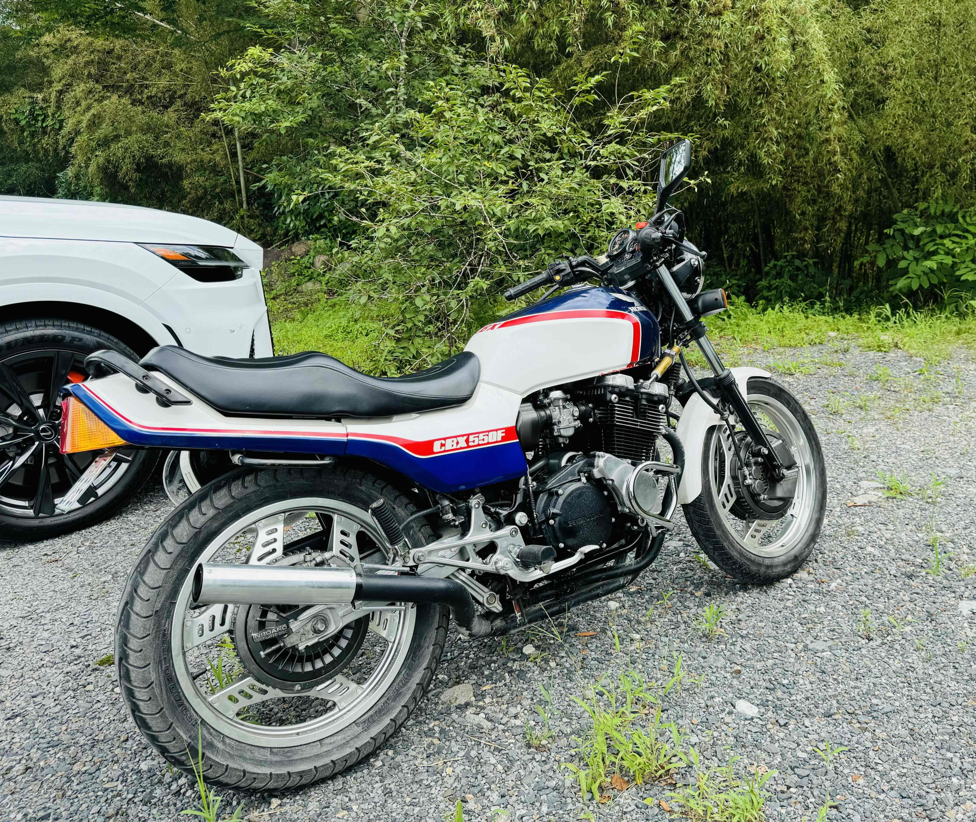 CBX550F