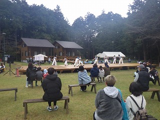演目発表の様子