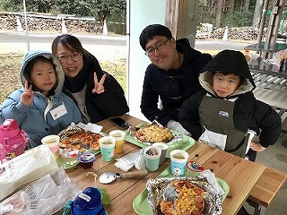 焼きたてピザ