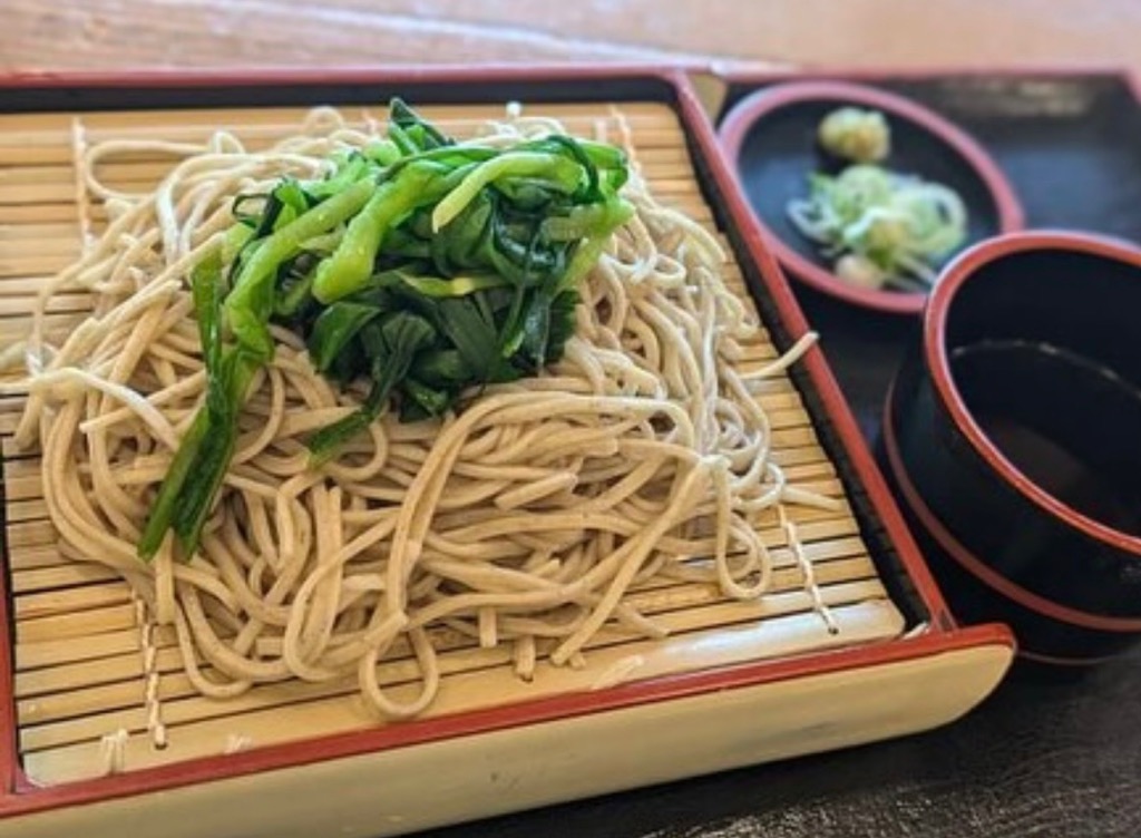 つつじ庵のニラそば