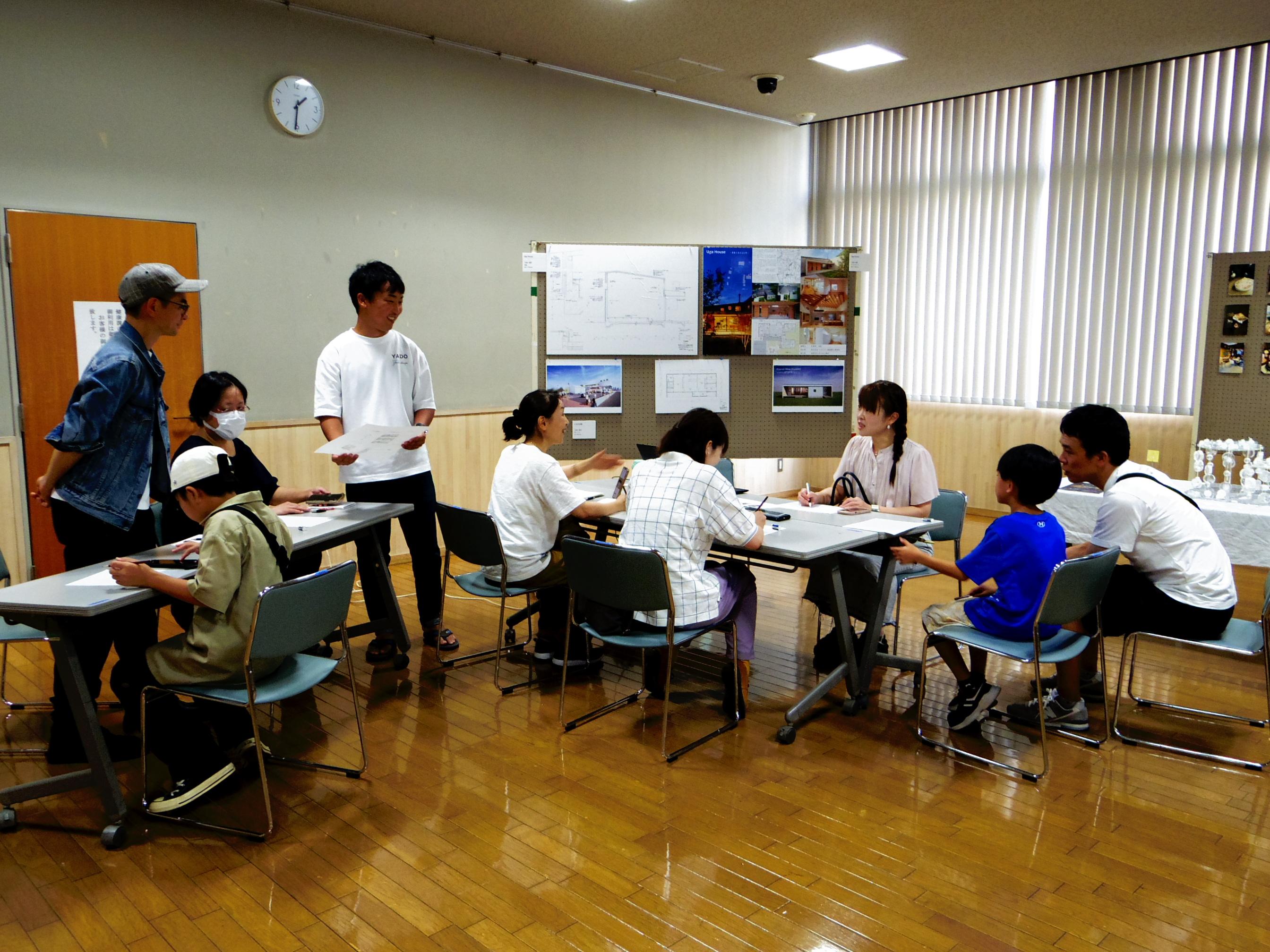 作品鑑賞会および作家によるトークセッション