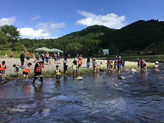 川遊びの様子