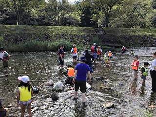 川遊びの様子
