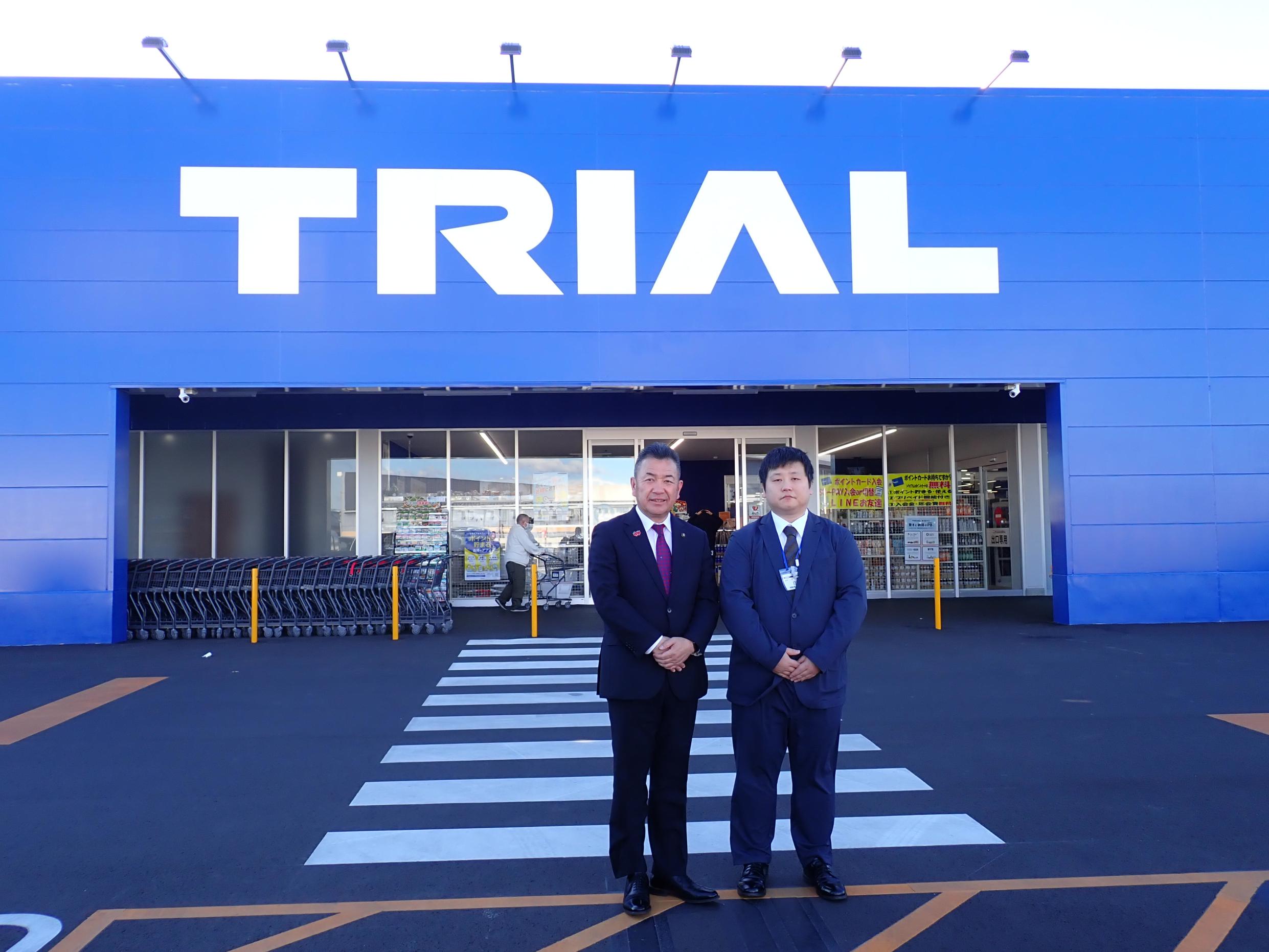 スーパーセンタートライアル鹿沼店前での撮影 スーパーセンタートライアル鹿沼店前での撮影