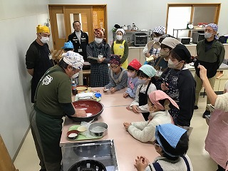 そば打ちの様子