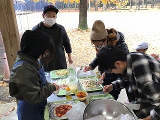 窯焼きピザづくり