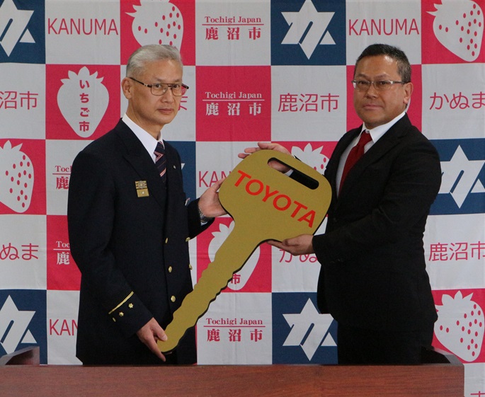 HP1.jpg 救急車寄贈式